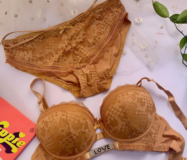 Thin Pad Light Push Up Love Bra Set