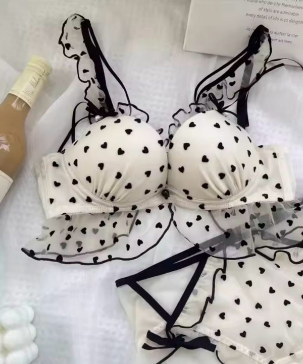 Love Heart Thin Pad Bra Set